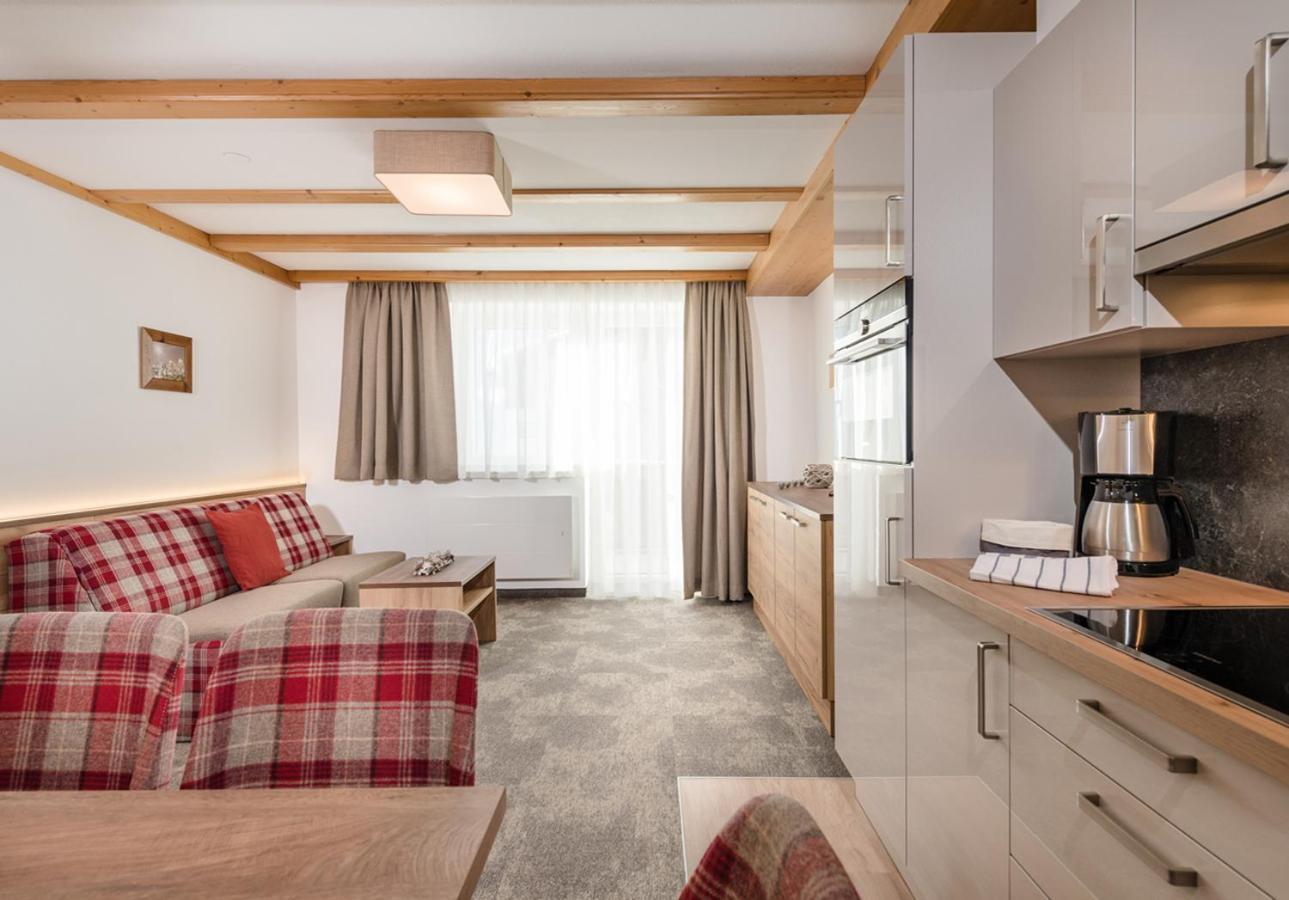 Apartments & Garni Alpenrose Obertauern Bagian luar foto